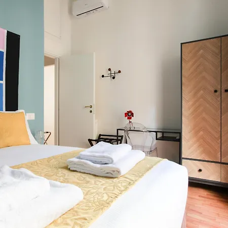 Hacca Collection - Chic 2br In Cool Porta Venezia District Apartment